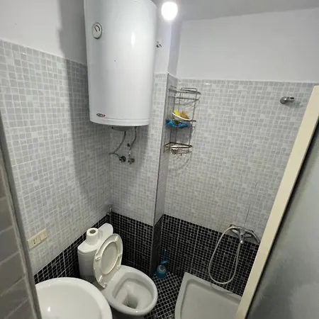 Troplini Apartament Apartment Golem (Tirana)